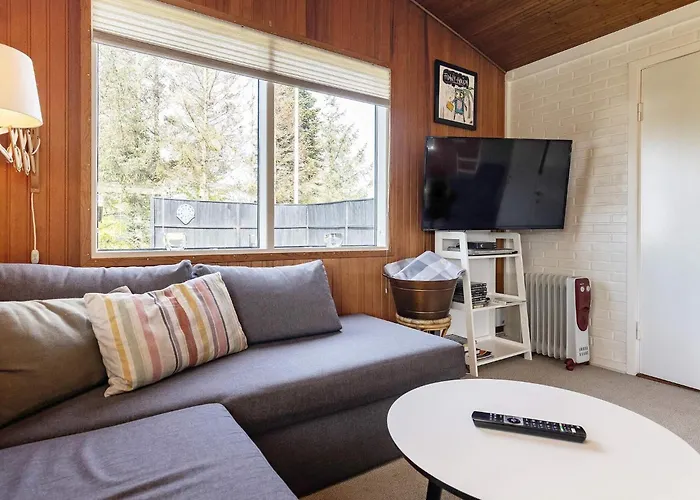 6 Person In Hadsund-by Traum *