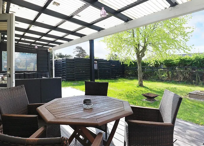 Дом отдыха 6 Person In Hadsund-by Traum